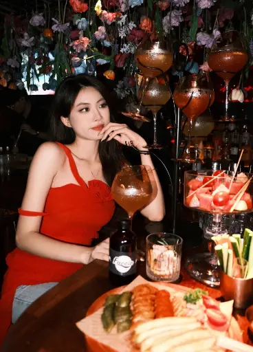上海松月楼素菜包凭什么火了上百年？城隍庙老字号一口入魂